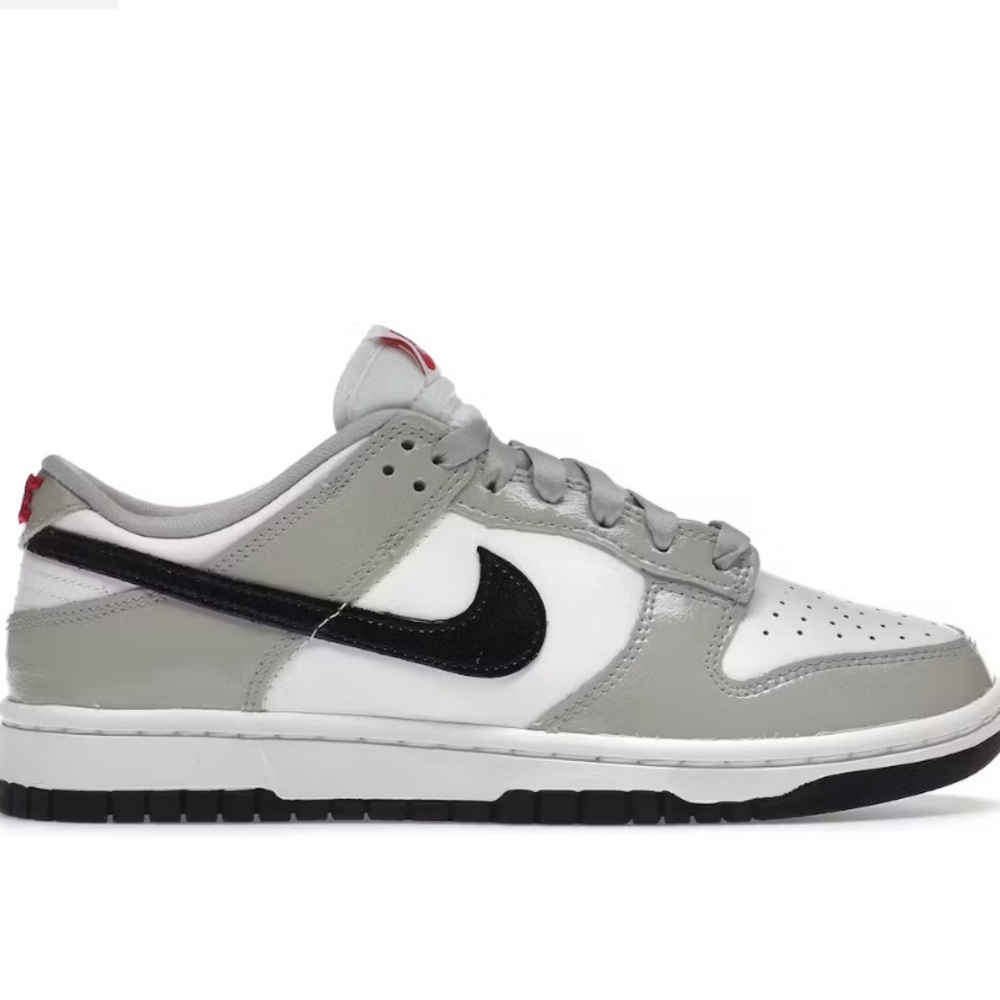 NIKE DUNKS